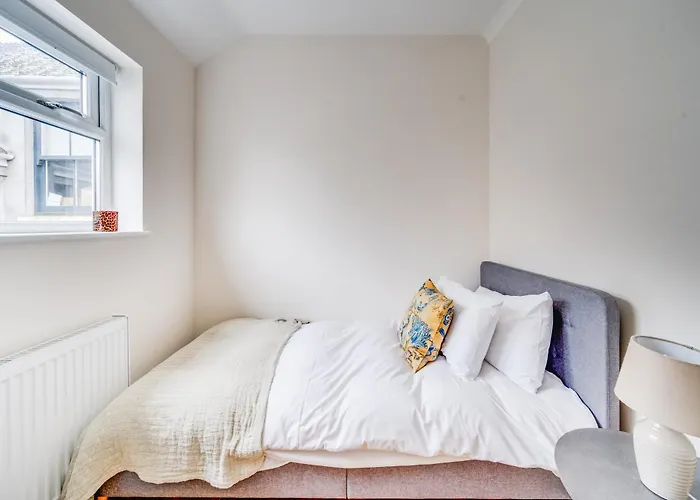 Charming Elegance At The Pontcanna Pearl - Prime Location With Comfort And Style
