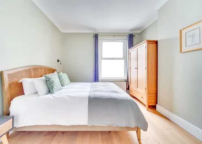 Charming Elegance At The Pontcanna Pearl - Prime Location With Comfort And Style