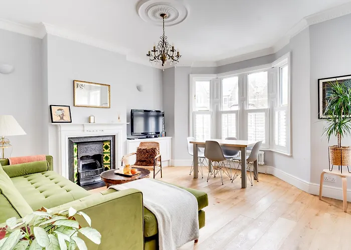 Charming Elegance At The Pontcanna Pearl - Prime Location With Comfort And Style