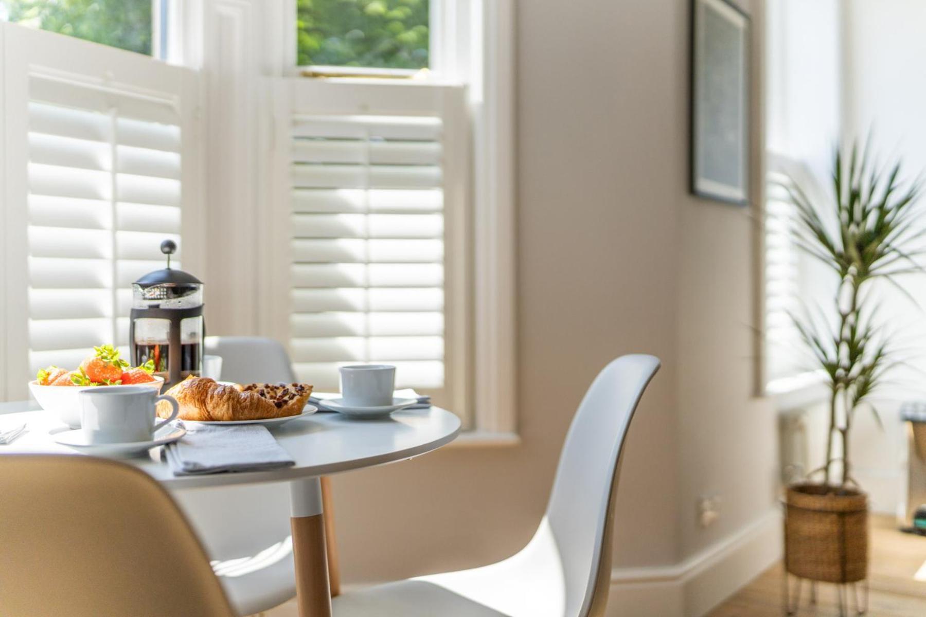 Charming Elegance At The Pontcanna Pearl - Prime Location With Comfort And Style